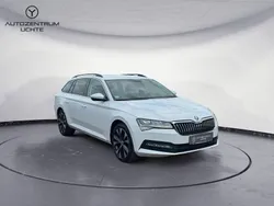 Weiß Gebraucht 2022 Skoda Superb Ambition Kombi | 23.999 € (Fairer Preis)