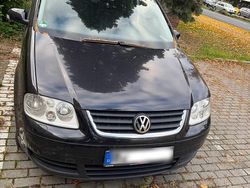 Schwarz Gebraucht 2005 VW Touran Van / Kleinbus | 2.550 € (Fairer Preis)