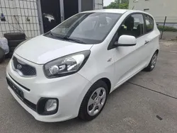 Weiß Gebraucht 2013 Kia Picanto Edition 7 Kleinwagen | 3.990 € (Fairer Preis)