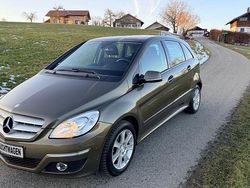 Braun Gebraucht 2009 Mercedes B180 Van / Kleinbus | 2.999 € (Superpreis)