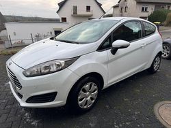 Weiß Gebraucht 2014 Ford Fiesta Kleinwagen | 3.390 € (Fairer Preis)