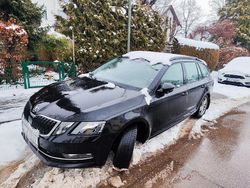 Schwarz Gebraucht 2020 Skoda Octavia Ambition Kombi | 15.100 € (Guter Preis)