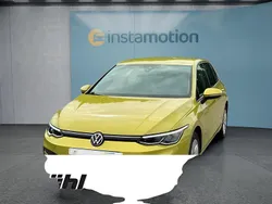 Gelb Gebraucht 2022 VW Golf VIII Kleinwagen | 20.249 € (Guter Preis)