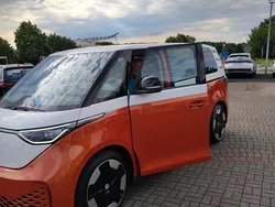 Orange Gebraucht 2023 VW ID. Buzz Pro Van | 48.299 € (Guter Preis)
