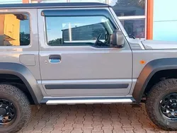 Grau Gebraucht 2020 Suzuki Jimny Comfort SUV | 34.399 € (Fairer Preis)
