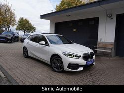 Weiß Gebraucht 2022 BMW 120 Sport Line Kleinwagen | 24.999 € (Fairer Preis)