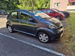 Grau Gebraucht 2011 Toyota Aygo Cool Kleinwagen | 2.400 € (Fairer Preis)