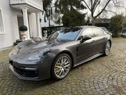 Grau Gebraucht 2017 Porsche Panamera Turbo Limousine | 59.500 €