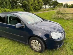 Blau Gebraucht 2006 VW Golf V Kleinwagen | 1.900 € (Fairer Preis)