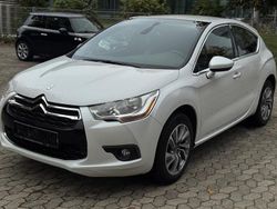 Weiß Gebraucht 2013 Citroën DS4 Chic Kleinwagen | 4.200 € (Teuer)