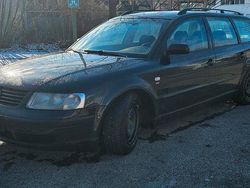 Schwarz Gebraucht 2000 VW Passat Kombi | 2.700 € (Teuer)