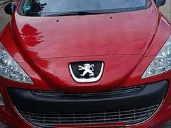 Rot Gebraucht 2008 Peugeot 308 Limousine | 3.700 € (Fairer Preis)