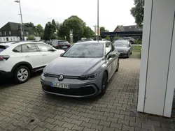 Grau Gebraucht 2024 VW Golf VIII R-line Limousine | 34.950 € (Etwas zu teuer)