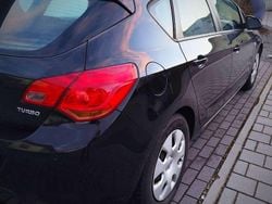 Schwarz Gebraucht 2010 Opel Astra Edition Limousine | 4.400 € (Fairer Preis)