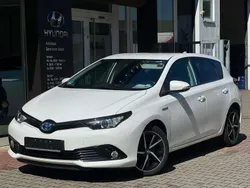 Super white 2 Gebraucht 2019 Toyota Auris Hybrid Team Kleinwagen | 15.490 € (Fairer Preis)