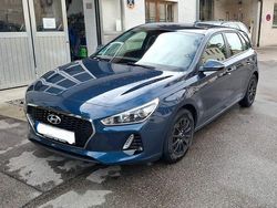 Blau Gebraucht 2017 Hyundai i30 Select Limousine | 10.100 € (Teuer)