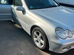 Silber Gebraucht 2006 Mercedes C200 Limousine | 2.400 € (Guter Preis)