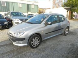 Grau Gebraucht 2006 Peugeot 206 Tendance Limousine | 1.200 € (Guter Preis)