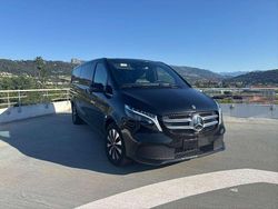 Schwarz Gebraucht 2024 Mercedes V300 Van / Kleinbus | 68.680 € (Etwas zu teuer)