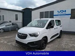 Weiß Gebraucht 2024 Opel Combo Basis Van / Kleinbus | 13.800 € (Fairer Preis)