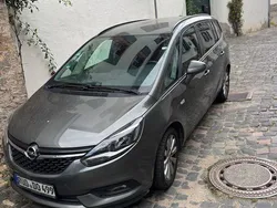 Grau Gebraucht 2017 Opel Zafira Business Edition Van / Kleinbus | 7.500 € (Fairer Preis)