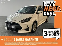 Super white 2 Gebraucht 2022 Toyota Yaris Hybrid Business Edition Kleinwagen | 16.770 € (Superpreis)