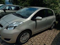Champagnametallic Gebraucht 2013 Daihatsu Charade Kleinwagen | 6.750 €