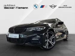 Saphirschwarz Gebraucht 2022 BMW 330e M Sport Kombi | 30.897 € (Guter Preis)