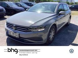 Grau Gebraucht 2022 VW Passat Basis Kombi | 22.360 € (Fairer Preis)