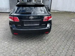 Schwarz Gebraucht 2012 Toyota Avensis Kombi | 7.000 € (Fairer Preis)