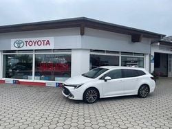 Schneeweiß Gebraucht 2025 Toyota Corolla Team Kombi | 30.900 € (Fairer Preis)