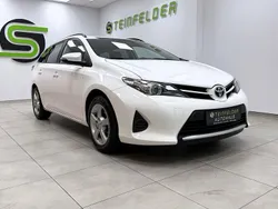 Weiß Gebraucht 2015 Toyota Auris Touring Sports Comfort Kombi | 12.490 € (Fairer Preis)