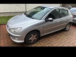 Silber Gebraucht 2006 Peugeot 206 Limousine | 1.650 €