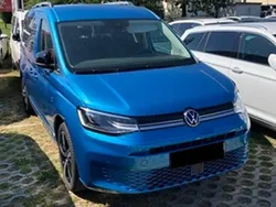 Blau Gebraucht 2024 VW Caddy Maxi Van / Kleinbus | 32.490 € (Teuer)