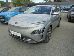 Shimmering silver Gebraucht 2023 Hyundai Kona Trend SUV | 21.900 €