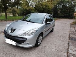 Grau Gebraucht 2009 Peugeot 206+ Kleinwagen | 2.300 € (Guter Preis)
