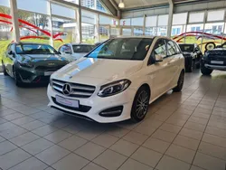 Weiß Gebraucht 2017 Mercedes B180 Style Van / Kleinbus | 14.950 € (Guter Preis)