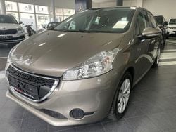 Grau Gebraucht 2013 Peugeot 208 Style Kleinwagen | 3.490 € (Guter Preis)