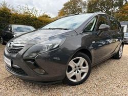Grau Gebraucht 2014 Opel Zafira Tourer Edition Van / Kleinbus | 7.490 € (Guter Preis)