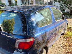 Blau Gebraucht 2002 Toyota Yaris Kleinwagen | 1.000 € (Fairer Preis)