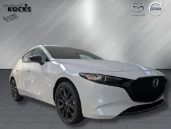 Snowflake white pearl Gebraucht 2024 Mazda 3 Homura-Line Limousine | 25.490 € (Fairer Preis)