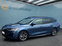 Blau Gebraucht 2024 Ford Focus Kombi | 23.649 € (Guter Preis)