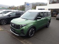 Bursting green Gebraucht 2025 Ford Tourneo Courier Active Van / Kleinbus | 25.900 € (Fairer Preis)