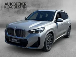 Silber Neu 2025 BMW iX1 M Sport SUV | 59.590 € (Etwas zu teuer)
