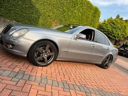 Grau Gebraucht 2007 Mercedes E320 Avantgarde Limousine | 3.699 € (Fairer Preis)
