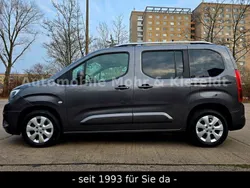 Grau Gebraucht 2018 Opel Combo Life Van / Kleinbus | 14.999 € (Fairer Preis)