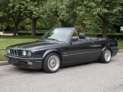 Schwarz Gebraucht 1990 BMW 320 Cabriolet Basis Cabrio | 13.900 €