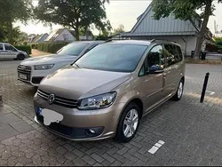 Beige Gebraucht 2012 VW Touran Match Van / Kleinbus | 7.400 € (Fairer Preis)