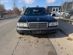 Schwarz Gebraucht 1996 Mercedes C230 Kombi | 1.199 €