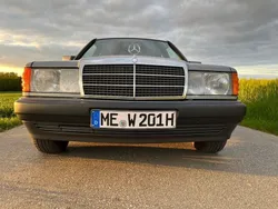 Grau Gebraucht 1992 Mercedes 190 Limousine | 29.201 €